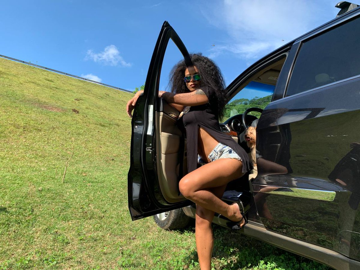 soyyeraldincom's tweet photo. Want a ride? 🚗😂 I'm good with the stick shift, I promise 🤪 https://t.co/8AY8XPmhnq
