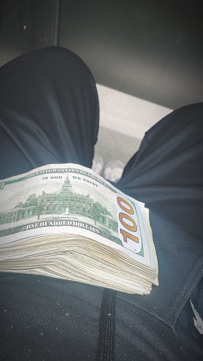 UnknownEndNicca's tweet photo. Nicca said I wanna be him😭 nicca I’m 21 finna graduate college with my own crib &amp; stay in Dallas SOLO with no help &amp; you 29+ living witchu bm, payin $200+ for sex &amp; can’t even leave stl NICCA YOU CANT FWM ON MY LOWEST DAY🤣📌 https://t.co/P6jbyDk8al