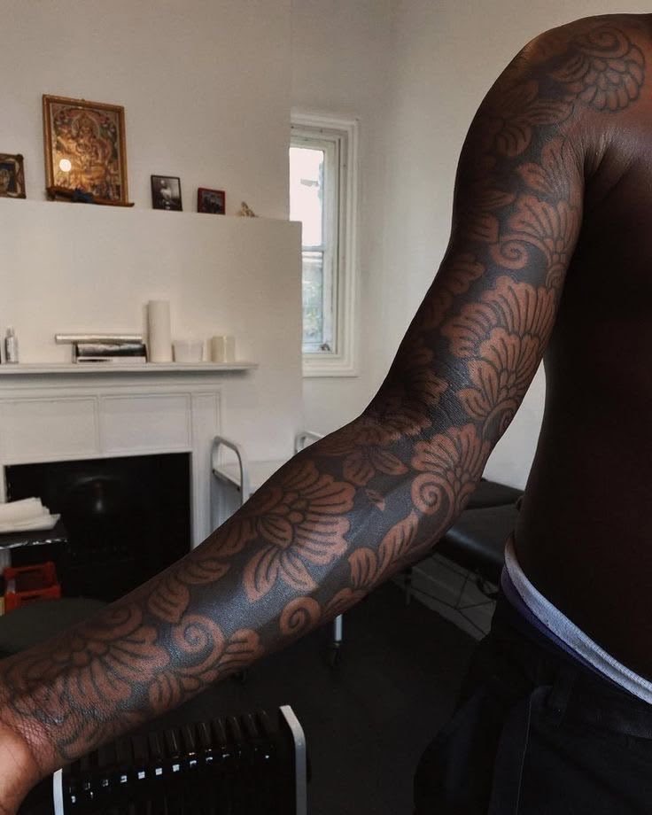 BIGNOTLITTLE's tweet photo. Obsessed with unique tattoos on black skin https://t.co/AcwV1g9xUu