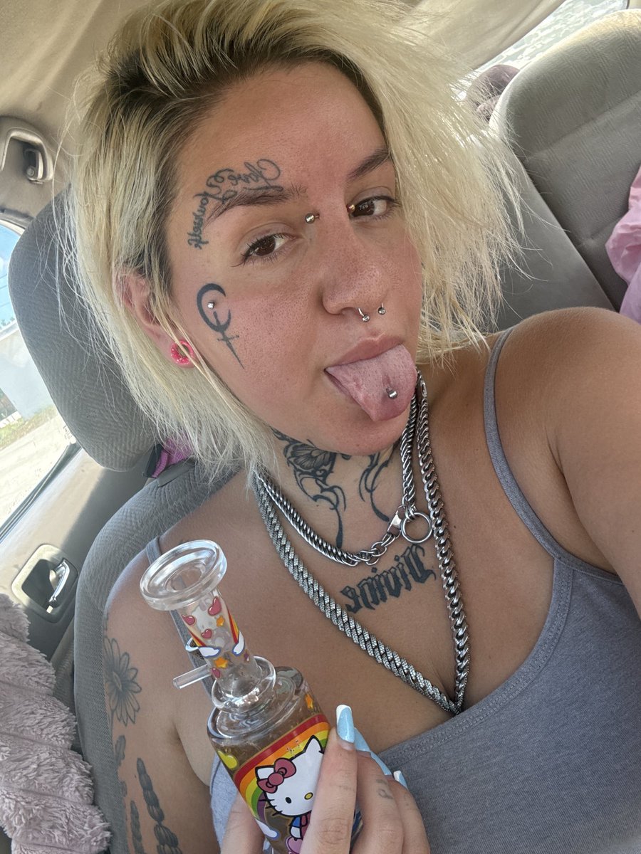 kitanasagexo's tweet photo. Morning wake and 🍃🖤 in hot ahh FL https://t.co/tHqWRkrodk