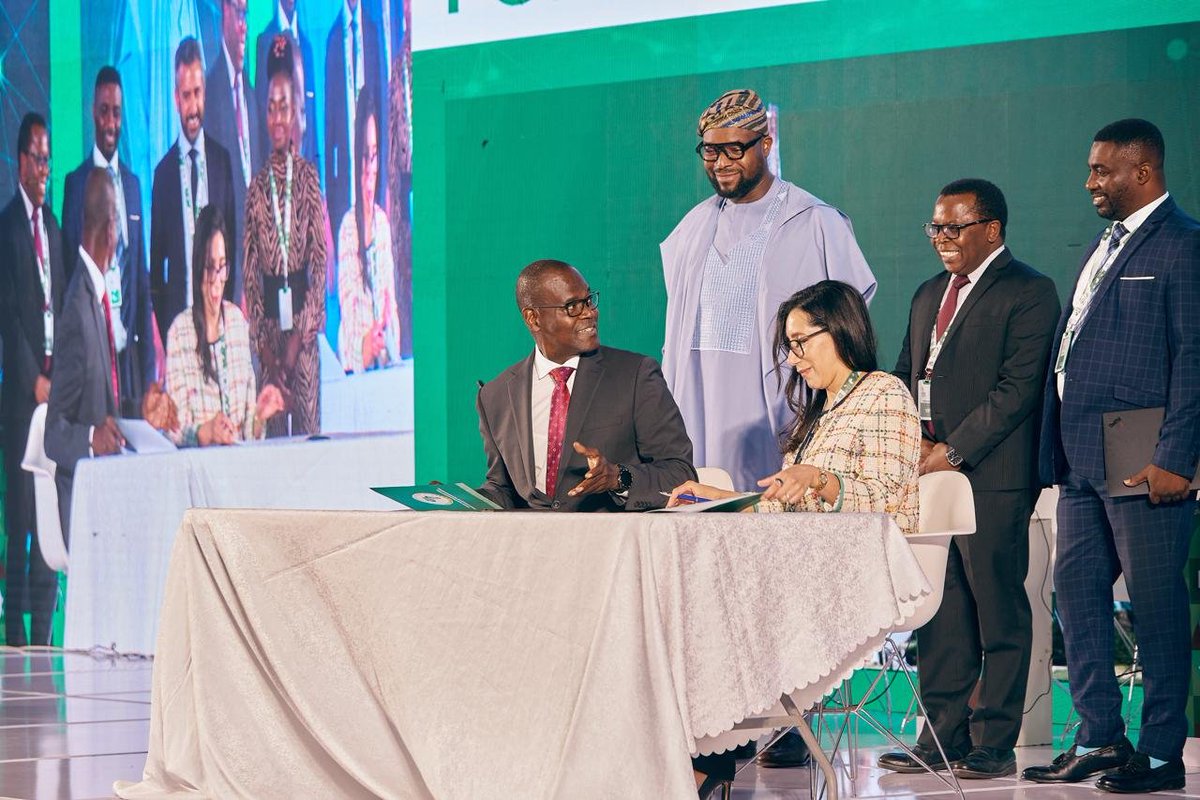 atu_uat's tweet photo. Towers may look simple once standing, but much must happen for a reliable signal. In Abuja, with @HeliosTowers, @sbasite &amp; @AmericanTowerUS, we established the ATU–TowerCo Forum and adopted its Charter. Now we strive to work on reliable power, permits, taxation &amp; tower security. https://t.co/fthH25TrZ2