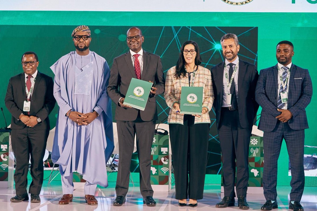 atu_uat's tweet photo. Towers may look simple once standing, but much must happen for a reliable signal. In Abuja, with @HeliosTowers, @sbasite &amp; @AmericanTowerUS, we established the ATU–TowerCo Forum and adopted its Charter. Now we strive to work on reliable power, permits, taxation &amp; tower security. https://t.co/fthH25TrZ2