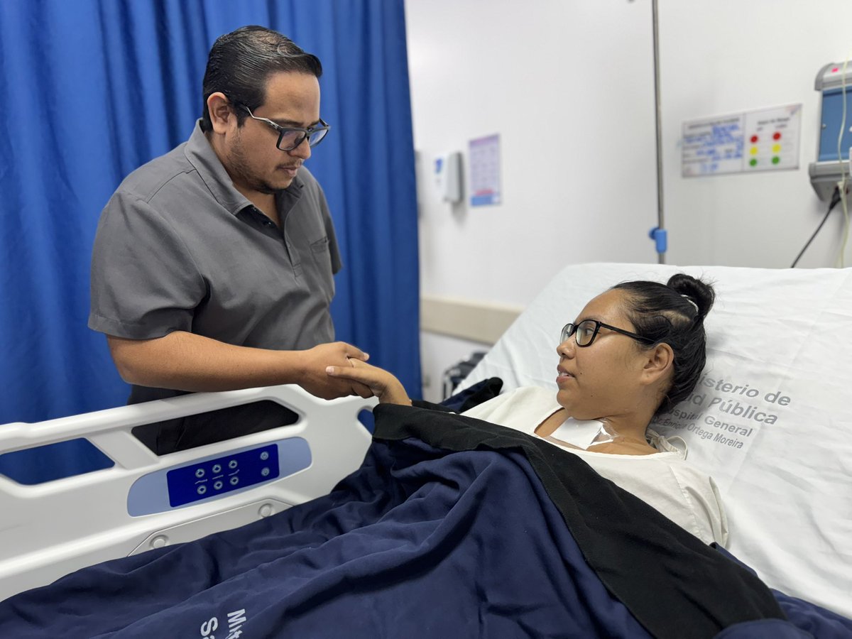 HGDuranMSP's tweet photo. Gracias al trabajo coordinado de un equipo multidisciplinario, tras tres meses de hospitalización hoy Vanessa regresa a casa. 💜🏥

Una historia que refleja el compromiso, el trabajo en equipo y la atención humanizada de nuestros profesionales.🙌🏻 https://t.co/B3BNTieyR8