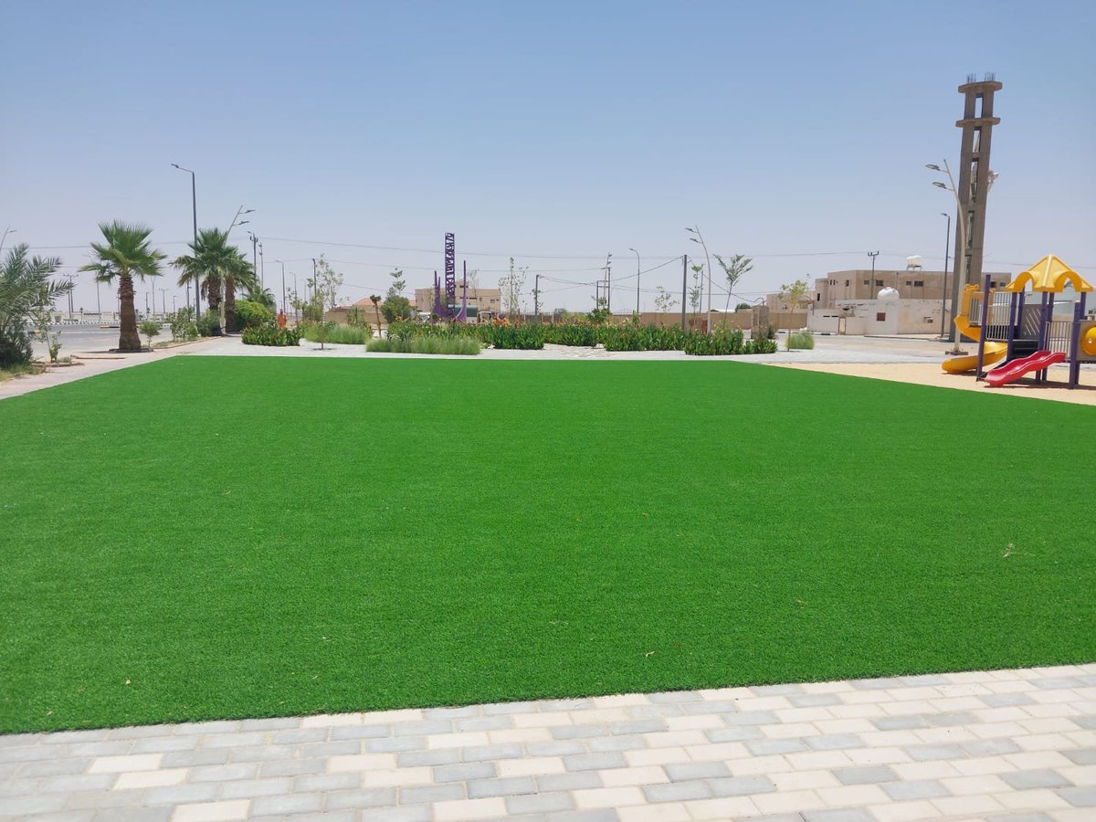 Sheri_mun's tweet photo. مستمرون في التطوير! 🚜🌱

صور لجانب من أعمال تهيئة المرافق العامة في مركز شري لتكون متنفساً وهيئةً متميزة للجميع.
#مركز_شري https://t.co/ZC7Qhm5jfA