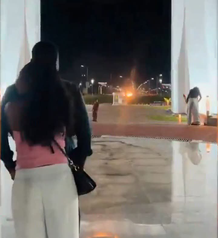 gsbabatunde's tweet photo. RENEWED HOPE CONSCIOUS ✅ ✅ ✅ 

Wike renovated City Gate for tourism...
Abuja couples said "we got other plans" 🤭
New lovers hotspot unlocked. https://t.co/6Joa13wqKR