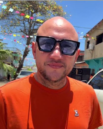 BlackHexBrother's tweet photo. Aqui les traemos a este señor que es muy querido por todos! con su doble identidad en el sistema del SAIME
toda la info completa en el canal de telegram:
https://t.co/QlFZBTp2Nh
#BlackHexBrotherHood #OpZeroCorruptionVzla https://t.co/XIl0DKMNIh