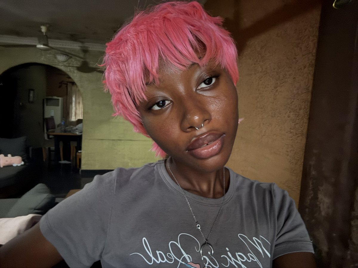 mofoluw4ke's tweet photo. missed her (the wig) https://t.co/9MhgooJh3f