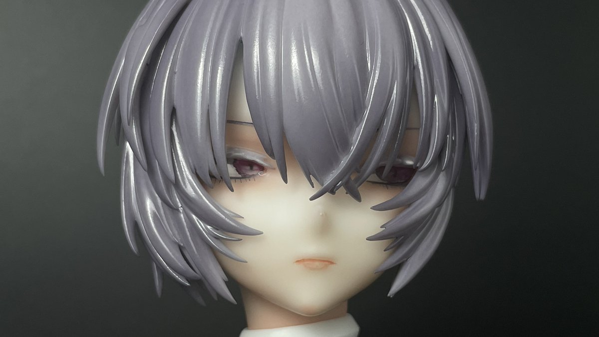 toto_armored's tweet photo. 【 TOTO MODEL : Process Log 】
エヴァ / 綾波レイ（PussRoda）
各所へチークを入れ血色を高め、涙袋を描き儚さを強調。
全体の雰囲気をデバッグ確認するため仮組を執行しました。
クリアネイビーのスーツの奥底から透ける素肌と、高貴な佇まいのキワ。
#wf2026s https://t.co/KWX7jYkKhB
