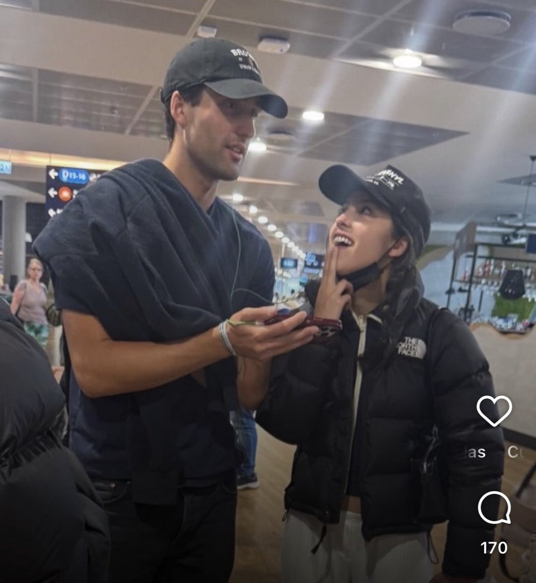 sobrallz's tweet photo. Reparei que o novo boy da Olivia Rodrigo é a cara do Douglas da seleção de volei https://t.co/U72a0khsSm
