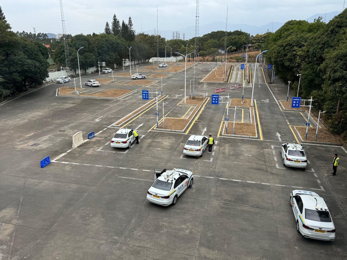 PriyaC08's tweet photo. Just nailed my first parallel parking attempt! Had a minor fumble with the clutch before but today’s win felt like a huge milestone in my driving journey. https://t.co/6qTgAc8eba