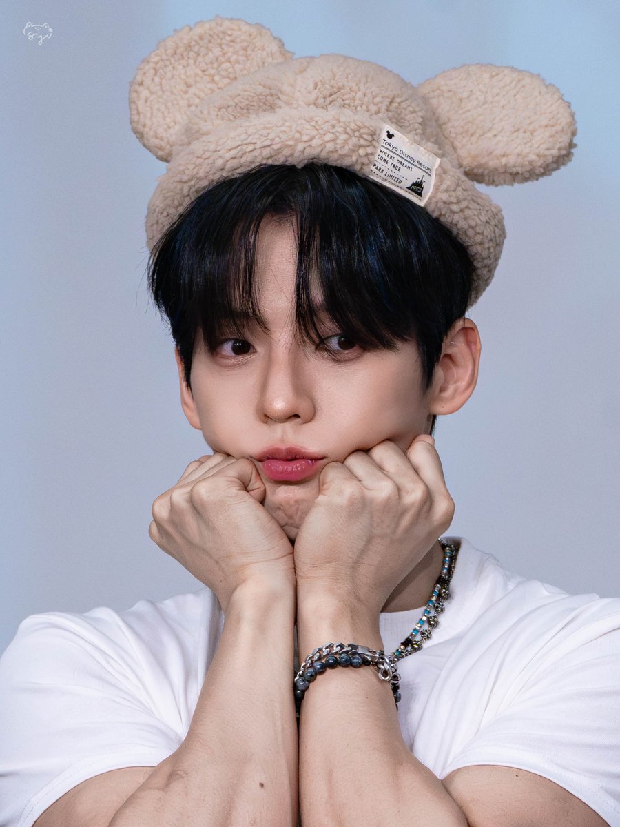 2293syi's tweet photo. 260718 케이타운포유 
( ◍•㉦•◍ )♡
#비투비 #BTOB #이민혁 #LEEMINHYUK #HUTA #허타람찌
@btob2mh https://t.co/uQmFn1GkEo