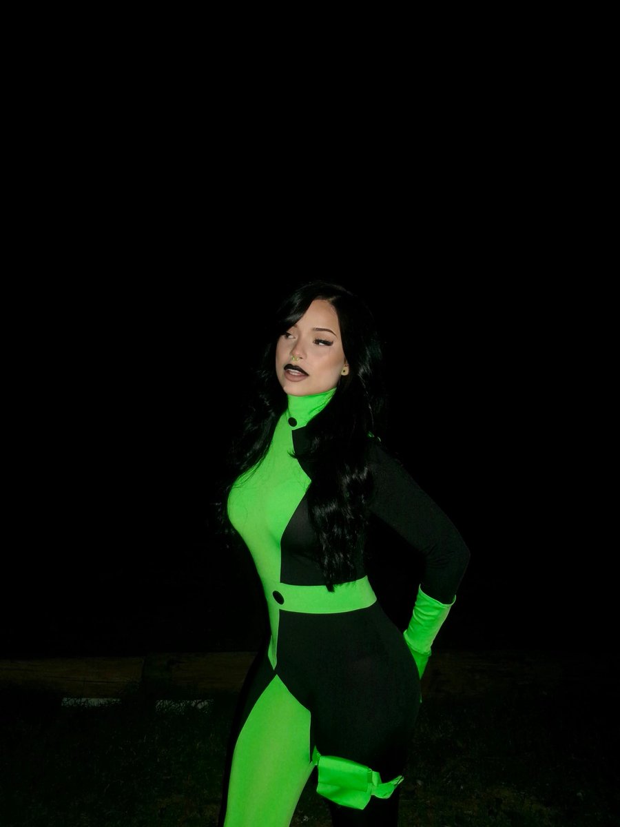 badassyelyah's tweet photo. 🕸️ vanessa - shego

i just. um. you know. i mean. like. uhh. fawk. yeah ❤️ https://t.co/HmV85YScUl