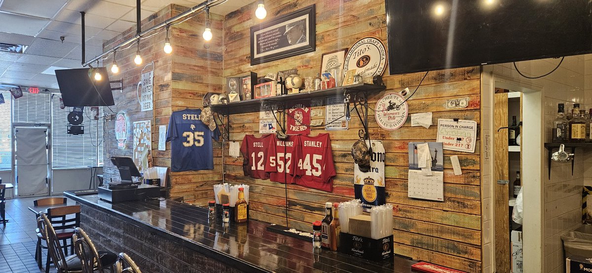 JoseS_Shift4's tweet photo. STELLS SPORTS GRILLE in Muscle Shoals Alabama is another happy customer who decided to switch to our amazing POS system #Shift4Dine by @Shift4
Welcome aboard!!!! https://t.co/Rfdl3r1pL8