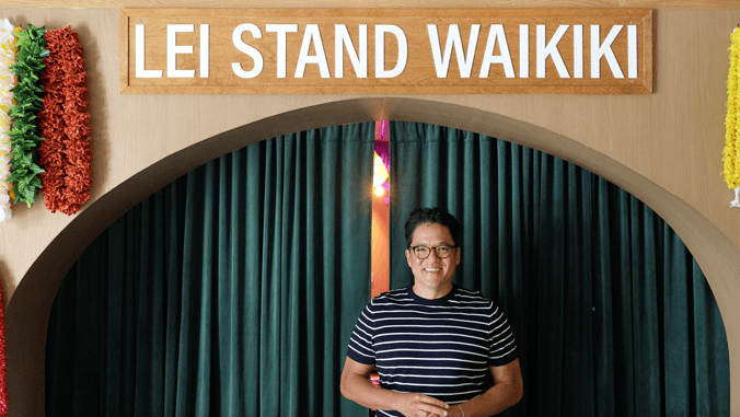 uhmanoa's tweet photo. Catch Emmy winner Ryan Kalei Tsuji’s business, The Lei Stand, at the 5th Annual @UHAlumni Makers’ Market on July 29 at The Royal Hawaiian! Enjoy food and drinks from alumni-led vendors while supporting UH students. Get tickets now ➡️ https://t.co/J4XWcZZ5tQ https://t.co/ItwLqKAwcg