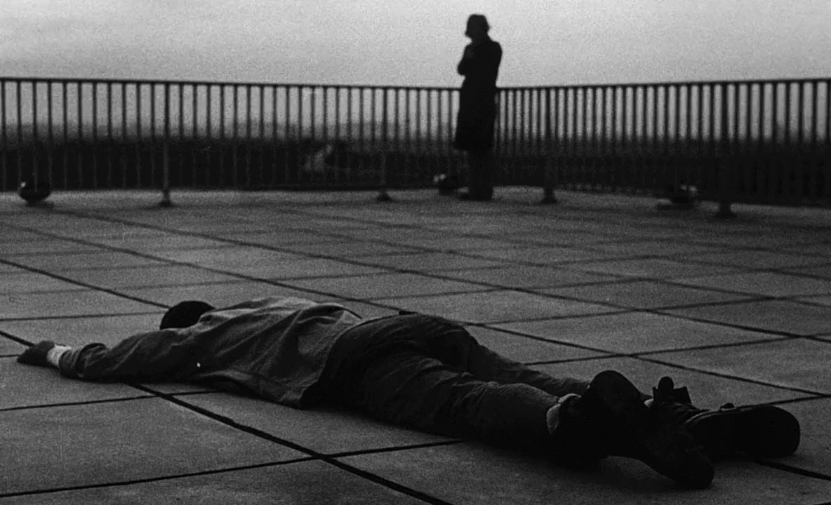 EvaArriagaD's tweet photo. 🎥 'La Jetée' (Chris Marker, 1962). https://t.co/NxJ0SIZppK
