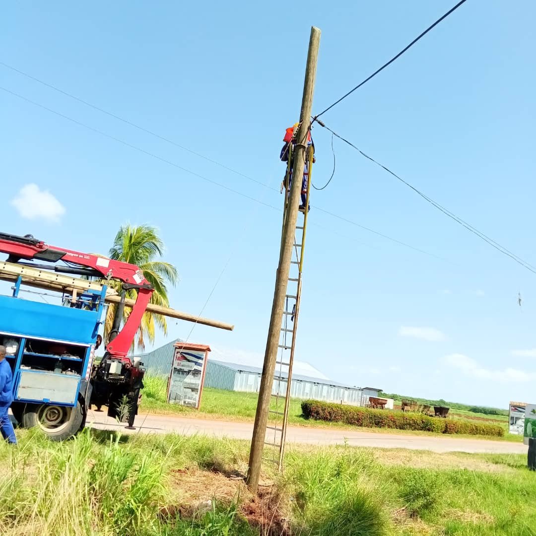 SandyHe12365606's tweet photo. Trabajo concluido en la ruta del municipio Nueva Paz en @ETECSA_Cuba  #Mayabeque 
#EtecsaConCuba https://t.co/d2xXfWhCp6