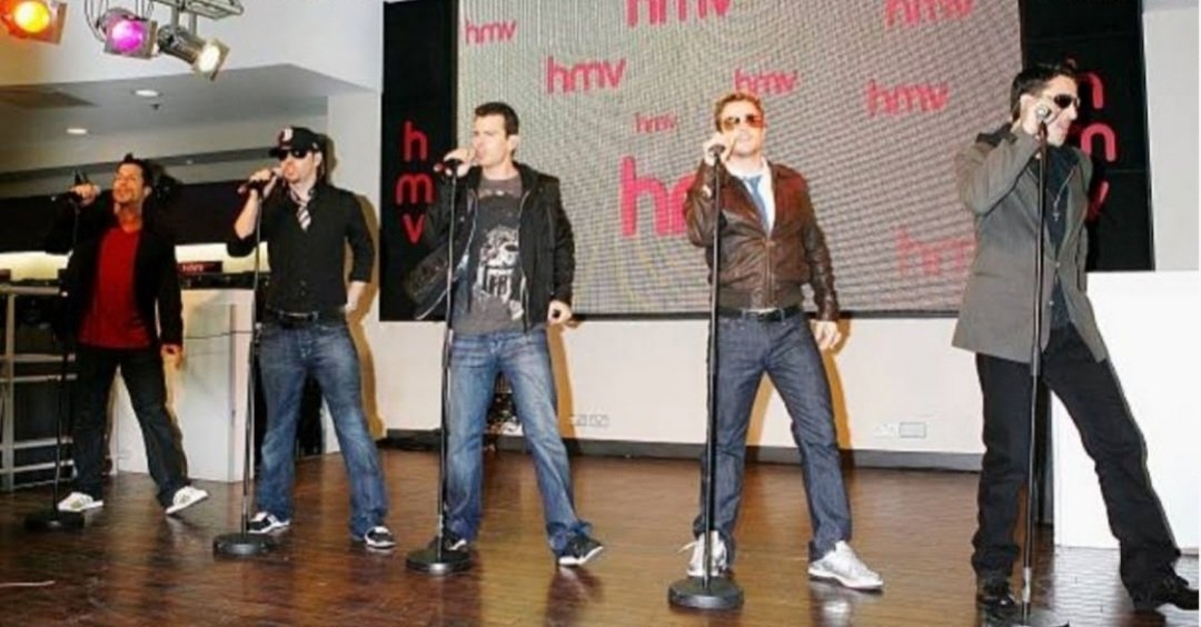 Isawoodberg's tweet photo. Pop culture, nostalgia, and a Wednesday mood.🎙️🔥

@dannywood @DonnieWahlberg @joeymcintyre @nkotb #Jonathanknight #Jordanknight 

#NKOTB #Wednesdayvibes #Myfaveguys #BH4ever 

📸: Stuart Mostyn/Getty Images https://t.co/SkAYNBXRVt