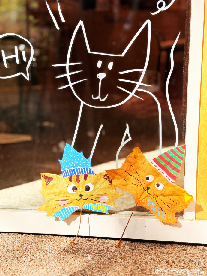 Rz20m1e0f4c8pZf's tweet photo. Neighborly win! My cat followed your kid home today—here’s a snack to make up for the chaos u0026 a handwritten note with my number if they get curious again. Small blocks = big joy! https://t.co/4AFCSxhA0e