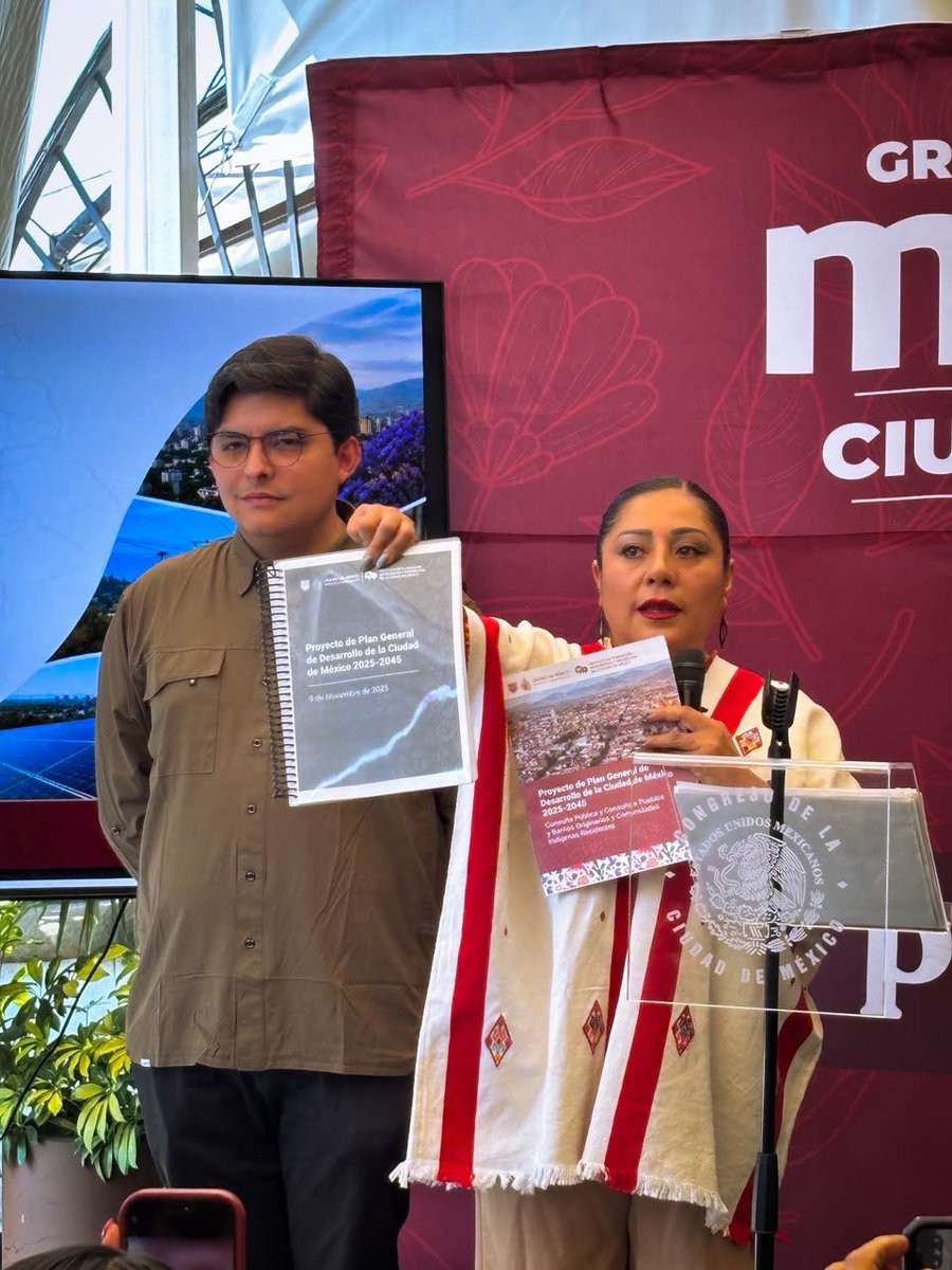 aramirezcuellar's tweet photo. Un paso más para fortalecer la Ciudad de Derechos y el derecho a la ciudad. El Plan General de Desarrollo pondrá orden y armonía al crecimiento urbano, cerrará brechas de desigualdad y garantizará una vida digna para todas y todos. https://t.co/1j1kFcY0RX