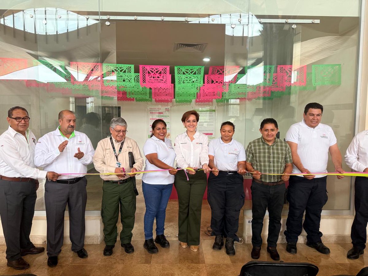 violeta_abreu's tweet photo. ¡Inauguramos una nueva oficina postal! 📦🏢

En @CorreosdeMexico estamos de fiesta por nuestra nueva sucursal en la estación #Tulum del @TrenMayaMX 🚈

Es un orgullo poder sumarnos a los espacios de esta obra ferroviaria que conecta el sureste de #México

En nuestra visita saludamos a las y los compañeros que todos los días ponen el corazón ❤️ en la atención que brindan.

Seguimos con el compromiso de acercar nuestros servicios con calidad y calidez. 📬