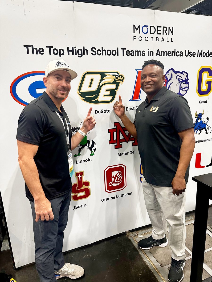 txhsfbchat's tweet photo. You are about to start your best season ever!
Make sure @modernFB is part of your pursuit towards  championship level play

🏈https://t.co/dpfZQOxQ8Z

#ComeFlyWithUs #TXHSFBCHAT https://t.co/GGma5NlLxp