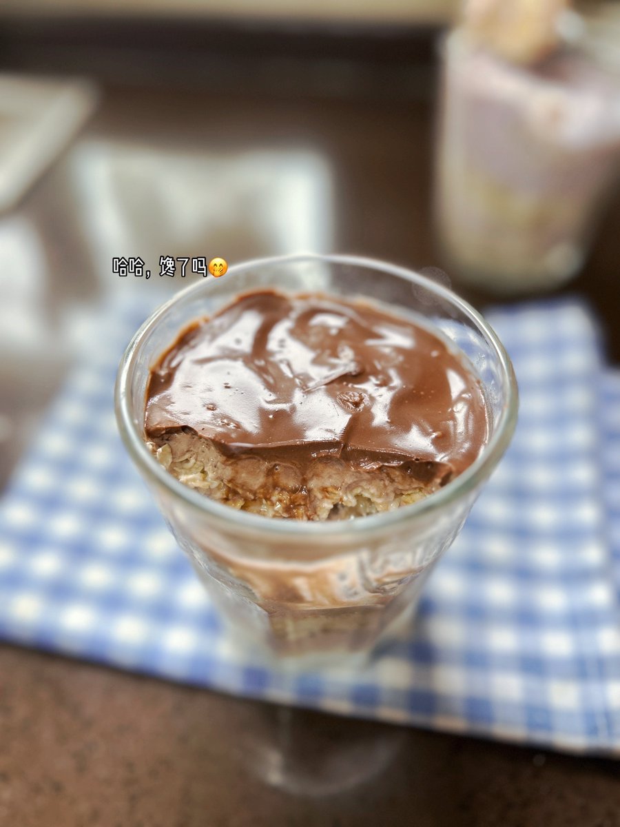 hd10290627115's tweet photo. Just made cozy overnight oats with fresh blueberries and a dash of honey—perfect morning fuel that’s ready in 2 mins, no fuss at all! https://t.co/nIyR46Hh3u