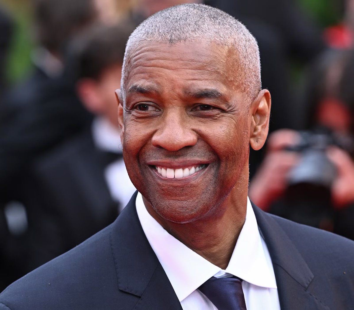 HoopsCrave's tweet photo. Happy 80th birthday to the talented Denzel Washington. https://t.co/TgZMvAyx2G