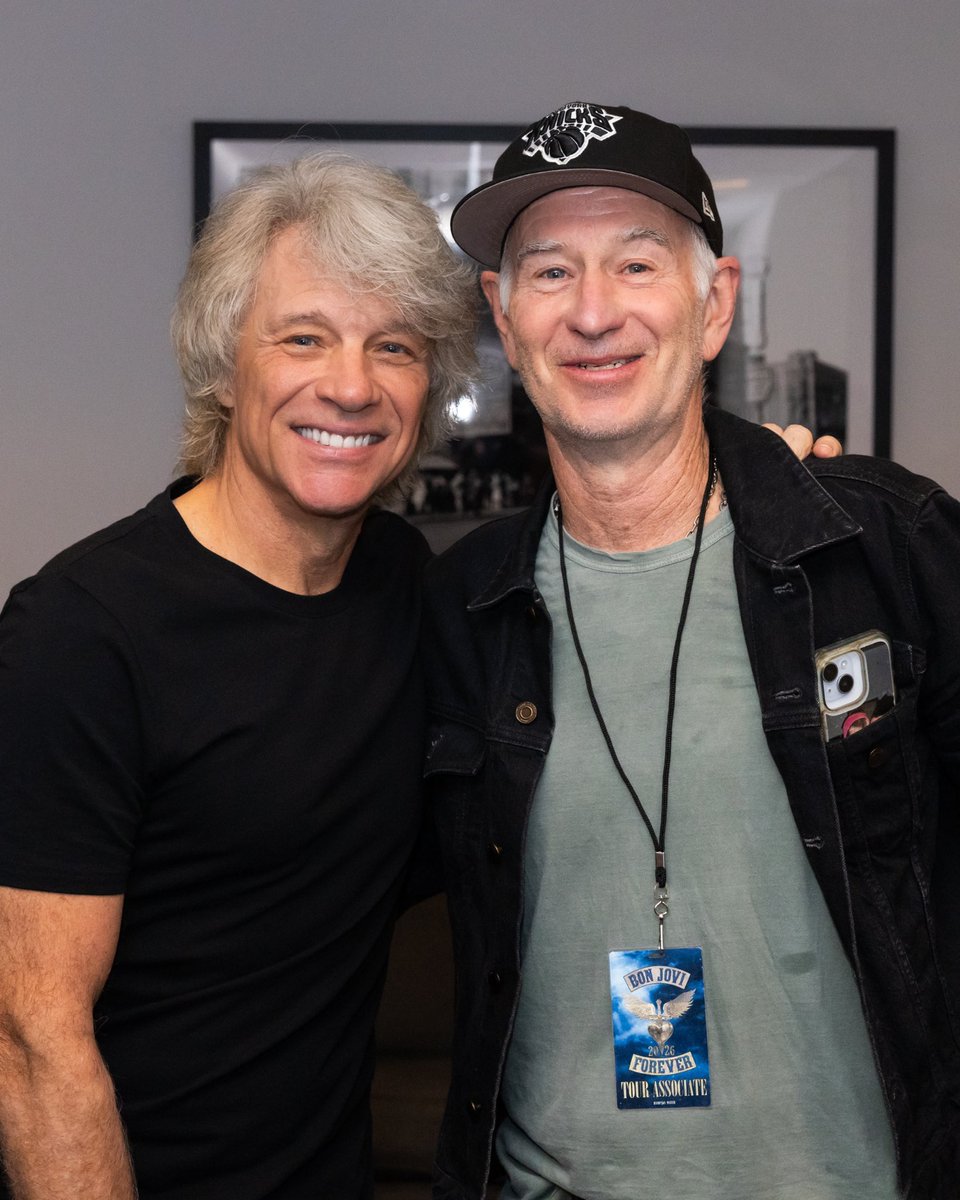 jonbonjovi's tweet photo. Did this really happen?
Yes it did

Night 7

📷: Chérie Hansson https://t.co/mzsYzb1tYl