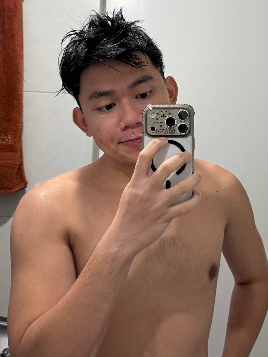 noevileyepls's tweet photo. just trying to survive my biggest battle, gay. https://t.co/hj3ignundU