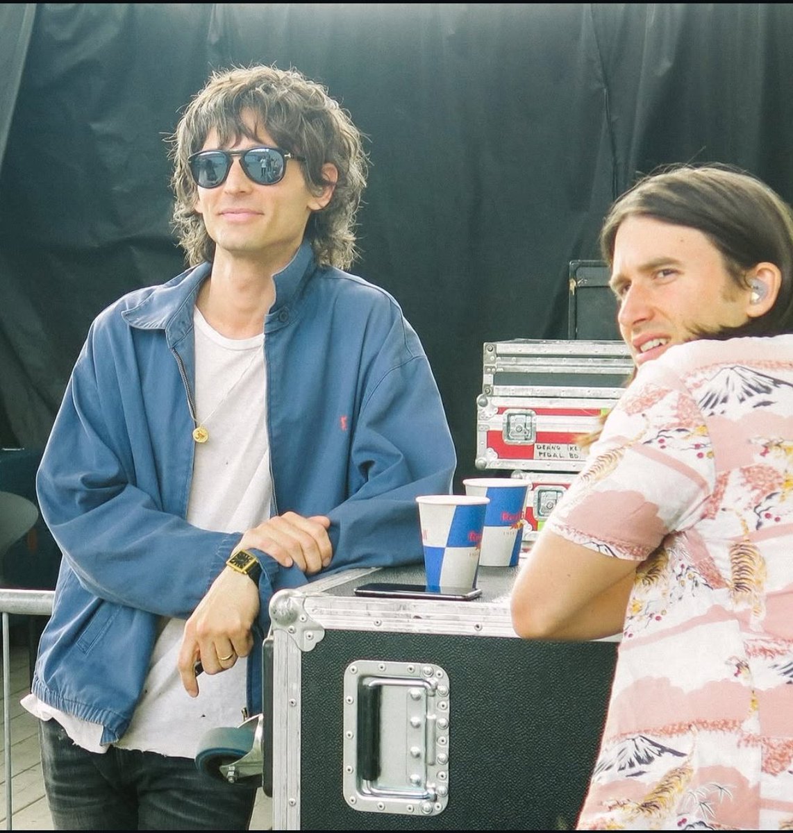 casablancasfcbr's tweet photo. 🥹 ELE TÁ VIVO! A banda Guards acabou de lançar seu novo single, “not4me”, com participação de Nick Valensi na guitarra! A música está disponível em todas as plataformas digitais! https://t.co/YuAklYtwI7