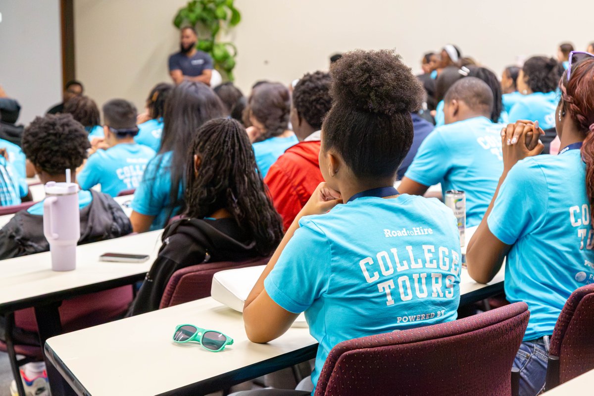 roadtohire's tweet photo. Envisioning what's possible starts with experiencing it!

As part of Summer U, rising high school seniors participated in college tours to @NCCU and @UNC.

Thank you to the Equitable Foundation for investing in experiences that help turn exposure into opportunity! https://t.co/4YTQxbDXSa