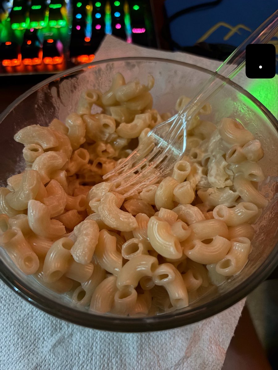 COLTLAUX's tweet photo. mac and cheese b/p 😮 https://t.co/cthOuhhq2o