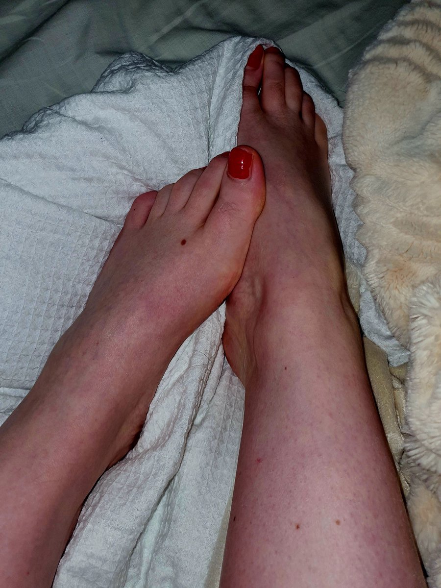 Missyjpeg's tweet photo. ╭─ ⋆｡°✩｡°⋆ ─╮

𓆩♡𓆪 Finally home from work~ 𓆩♡𓆪

I’m absolutely exhausted after today… 🥺💤

My feet have been carrying me around all day and they could definitely use a nice little rub now~ 👀💗

╰─ ⋆｡°✩｡°⋆ ─╯

#Vore #VoreCommunity #Feet #FootFetish #FootLovers #vr