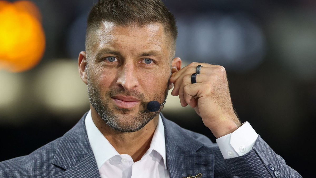 ComplexSports's tweet photo. Tim Tebow Scores New ESPN Deal Amid Ongoing Mass Layoffs Details: https://t.co/t7yg8Ep7HM https://t.co/h4Z6dyp4pF