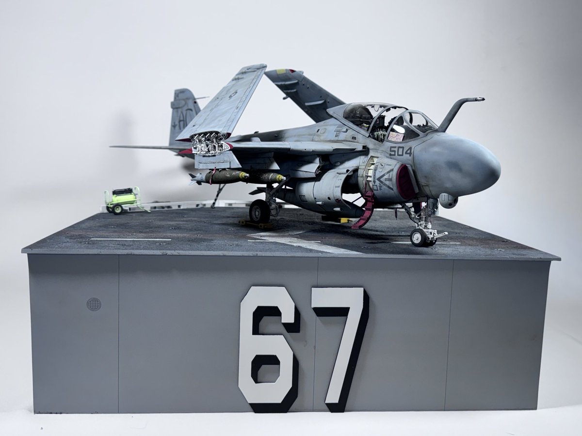 asmo4u's tweet photo. 1/32 A-6E finished. Took these indoor pics yesterday. https://t.co/PyQtVlIWJ3