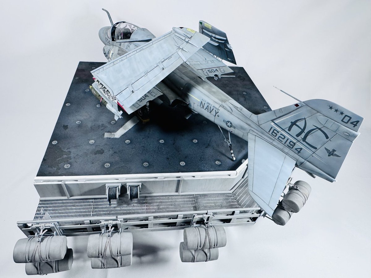 asmo4u's tweet photo. 1/32 A-6E finished. Took these indoor pics yesterday. https://t.co/PyQtVlIWJ3