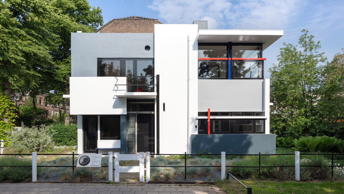 DuilleDesign's tweet photo. Exterior Schröder House, Utrecht. Gerrit Rietveld. 1924.
Photo: Stijn Poelstra. 2018. https://t.co/BHHb01wk0o