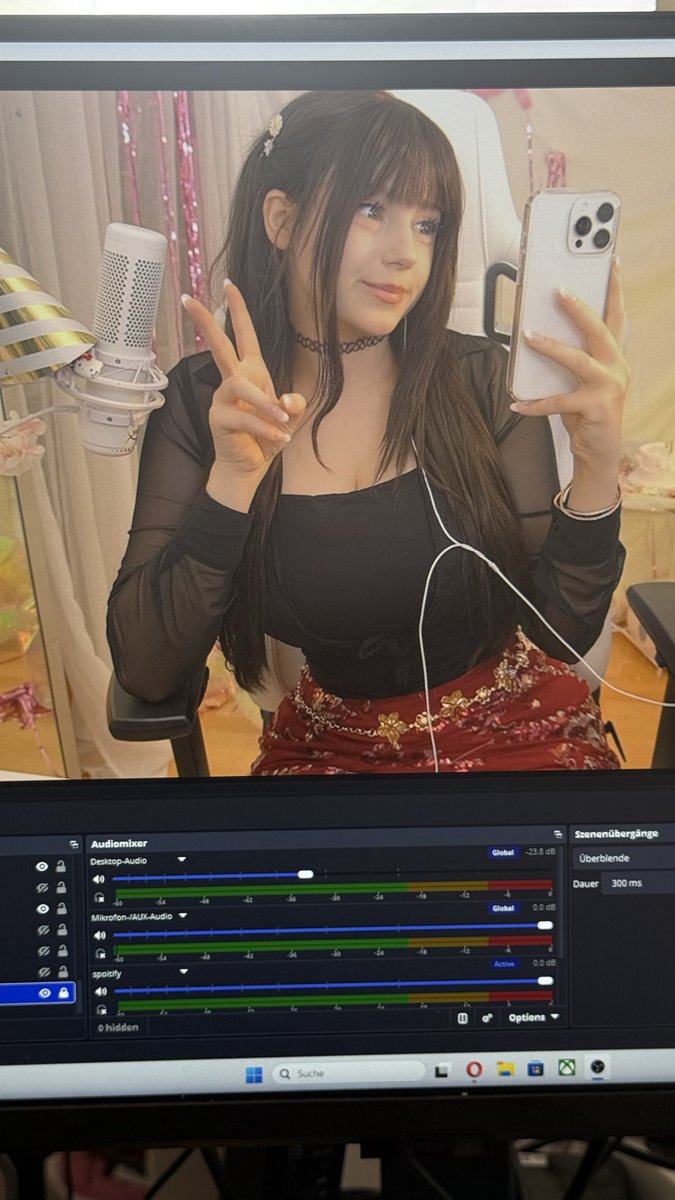 upminaa's tweet photo. HIIII!!! I‘M LIVE NOW ❤️❤️❤️ STREAMING INTO MY BIRTHDAY 🥰 COME HANG OUT 🫶🏻🥳 https://t.co/m5ldd5NPcL https://t.co/rfXmLjMI94