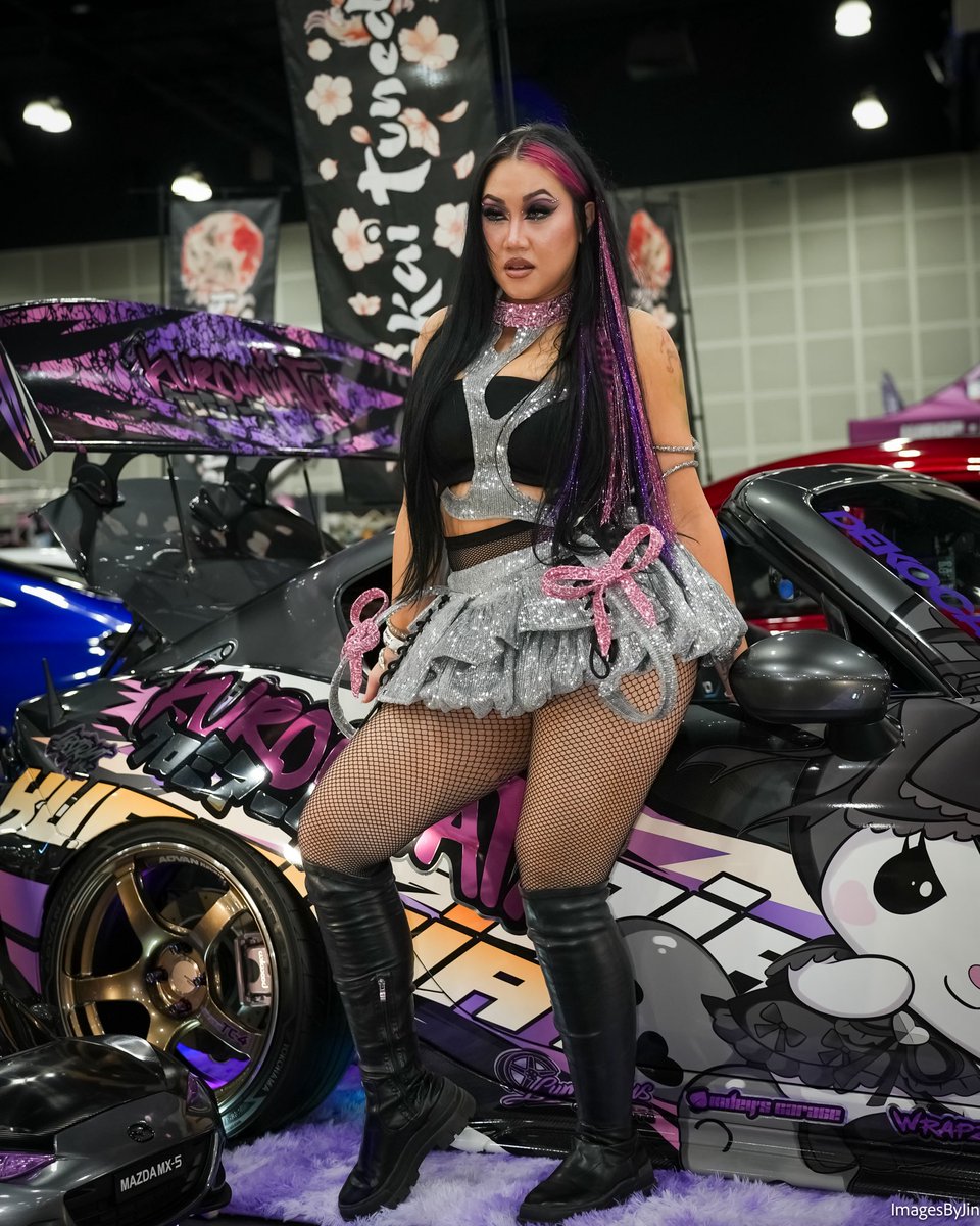 HellBentVixen's tweet photo. f*ck it we back on that time again 💖✨ #spocom https://t.co/R8ZYIJyn1f