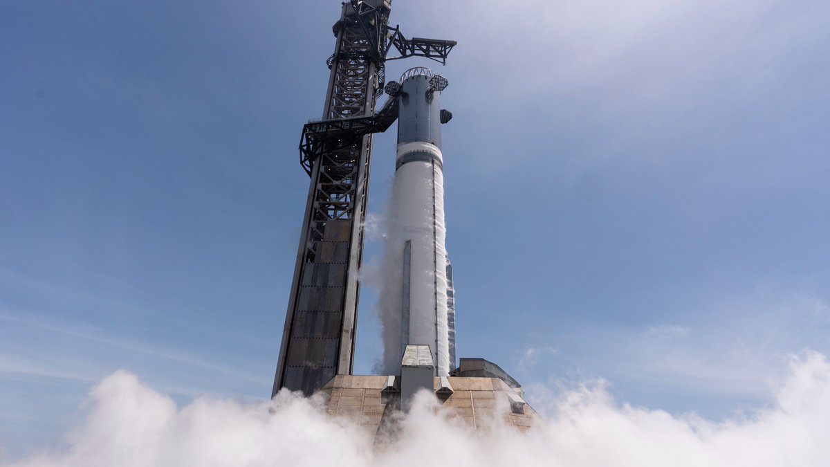 SpaceX's tweet photo. Additional preflight testing on Super Heavy complete. Now starting preparations to launch Starship as soon as tomorrow, Thursday, July 23. Weather is currently a significant watch item for launch https://t.co/NtMbwNmoBU