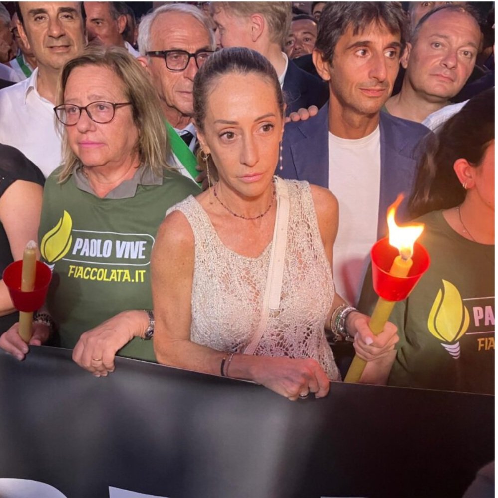 riccidavide282's tweet photo. Sfilano a Palermo per Borsellino, e poi nascondono le chat di Delmastro con il prestanome dei clan mafiosi... IPOCRITI!
#FratellidItalia https://t.co/sg6zQ882AK