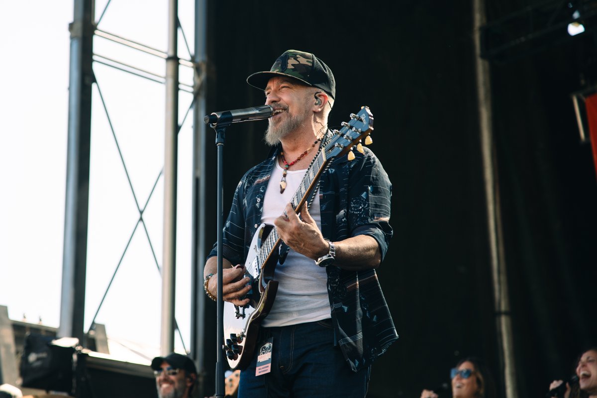 JJGREYandMOFRO's tweet photo. FREE SHOW ALERT‼️ Mississippi Gulf Coast, we’re joining the lineup at the Hook’Em for Heroes Block Party on Sep 12th! Head to https://t.co/143qnwrUyA for more info!

📸 Graham Groth https://t.co/mSuWuCSBYT