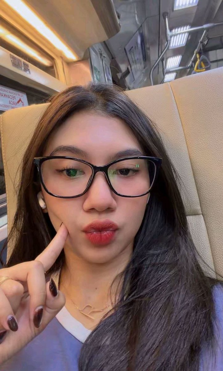 Meinafiii's tweet photo. Titipan dm manteb banget https://t.co/J3HzcMHyvE