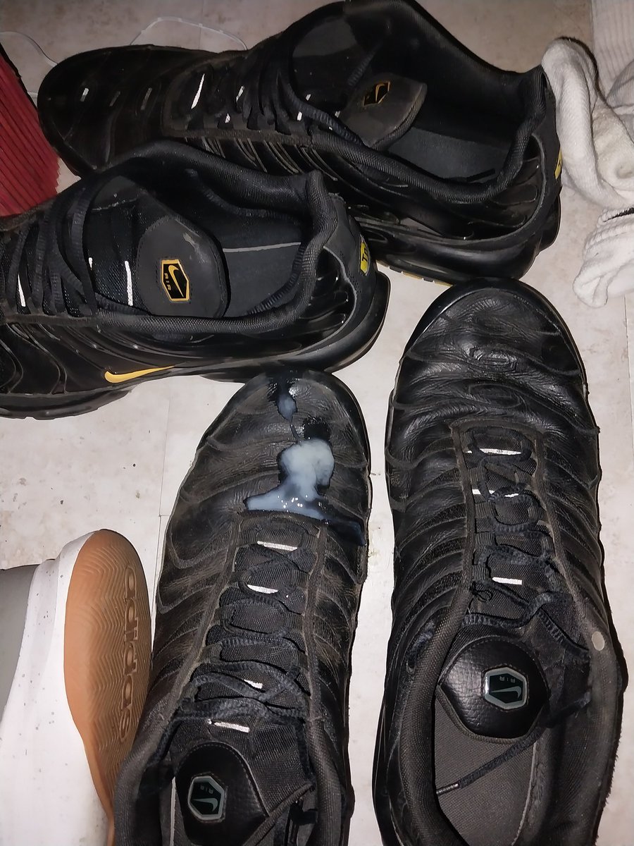 Bigfootlov3r's tweet photo. Another load added to these wonderful TNs they just get me so worked up so just have to unload on em.
#Nike #TN #Size15 https://t.co/xahfvcVaJ3