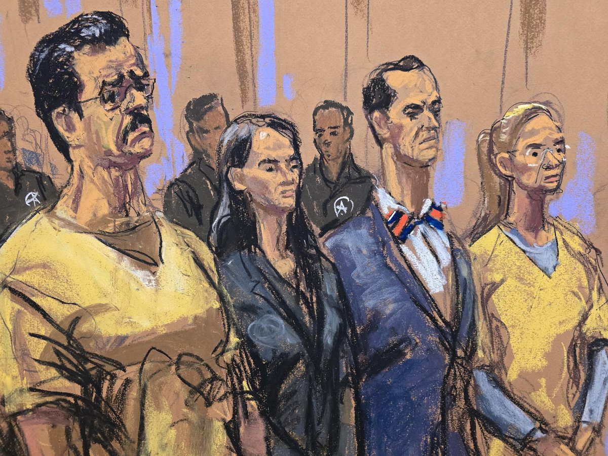 AlbertoRodNews's tweet photo. ÚLTIMA HORA | Difunden nuevos retratos de Nicolás Maduro y Cilia Flores durante su tercera audiencia judicial en una corte de Nueva York https://t.co/Krf04zOtey https://t.co/WdkjlFhJDv