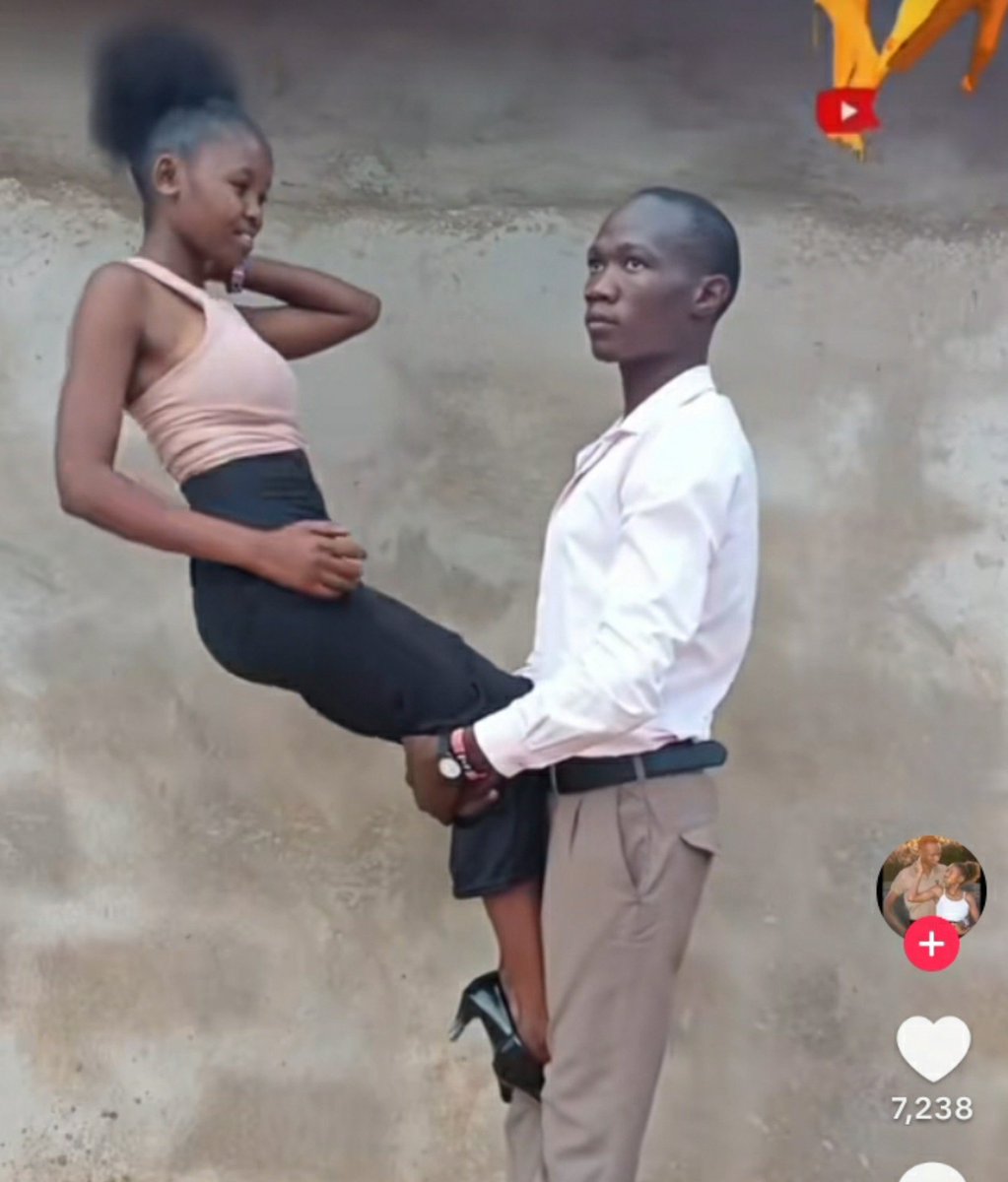 Truthhonest001's tweet photo. Hapa Mbebwi akijaribu kunona tu hivi Content imeisha, ju atambeba aje 🤣😄 https://t.co/H3KaqXAlyk
