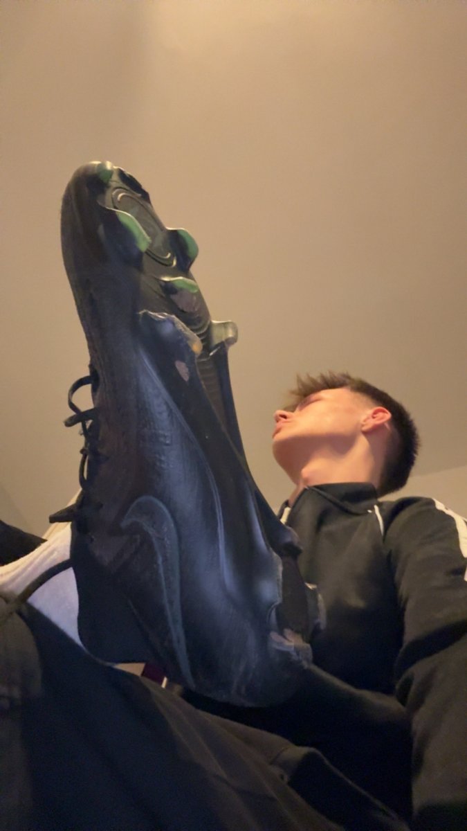 alphaXsteve's tweet photo. New post ‼️ which ones are hotter? ‼️#feet #slave #soccershoe #Master #Feet #paypig https://t.co/lJvMiwYL3Q
