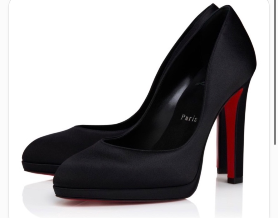Succunym's tweet photo. I just received a contribution towards louboutin fannylove alta 🖤 https://t.co/AsfyouzuXM https://t.co/zaEIZz6BzJ