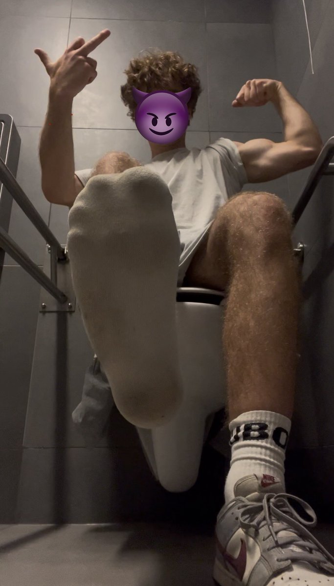 cashking07's tweet photo. Zaczynamy nocne dojenie pizdy💸😈
Który cwel opłaca dzisiejsze wyjście na miasto? Zgłoś sie w dm szmato🏧🐶
#paypig #cashmaster #findompl #feetworshi̇p #feet #cwel #blik #master #cuckold #bankomat #soxy #socks https://t.co/LY3rYMngLF