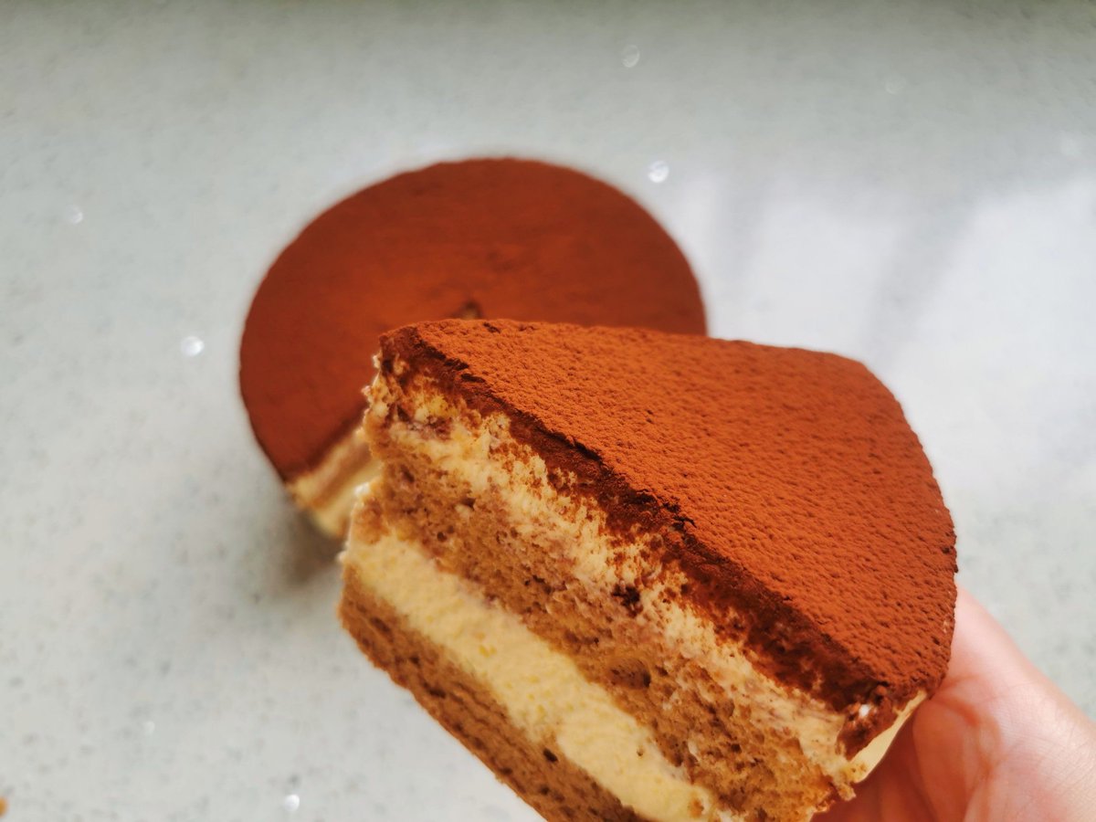 yebin0305's tweet photo. Just had the creamiest matcha tiramisu at the new cafe on 5th St—layers of sponge, white chocolate u0026 a hint of red bean Game changer for dessert lovers! https://t.co/7Z7fl5S76b
